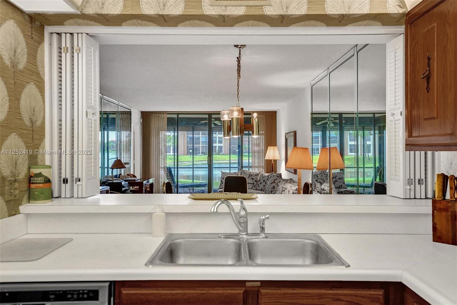 CORAL GATE 3 CONDO - Residential