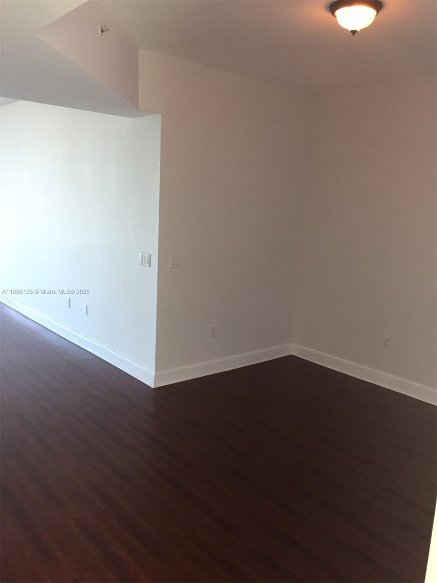 THE OAKS I CONDO - Residential Lease