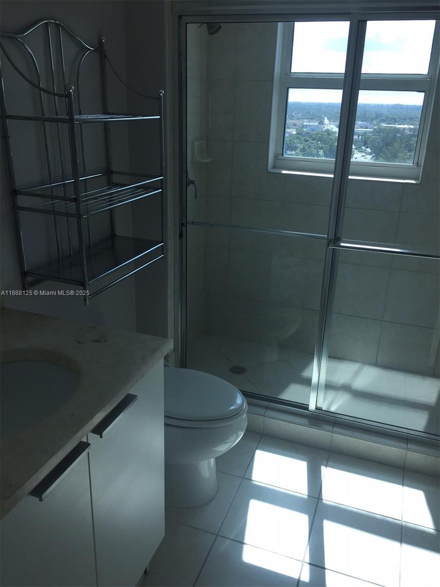 THE OAKS I CONDO - Residential Lease