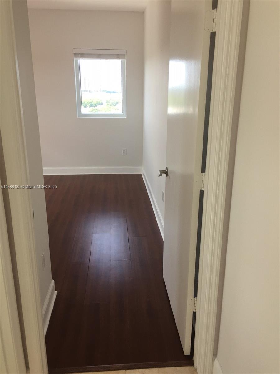 THE OAKS I CONDO - Residential Lease