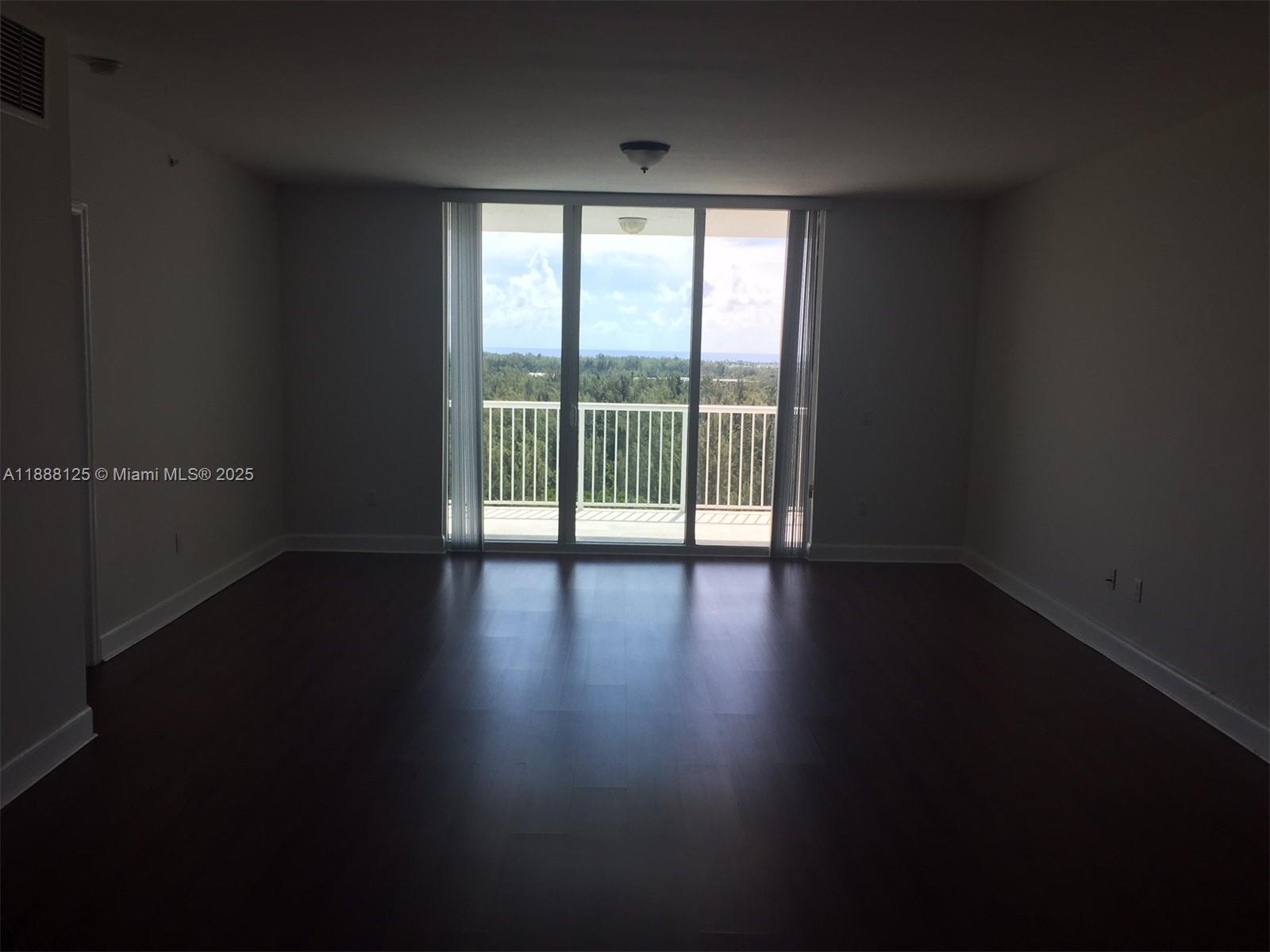 THE OAKS I CONDO - Residential Lease