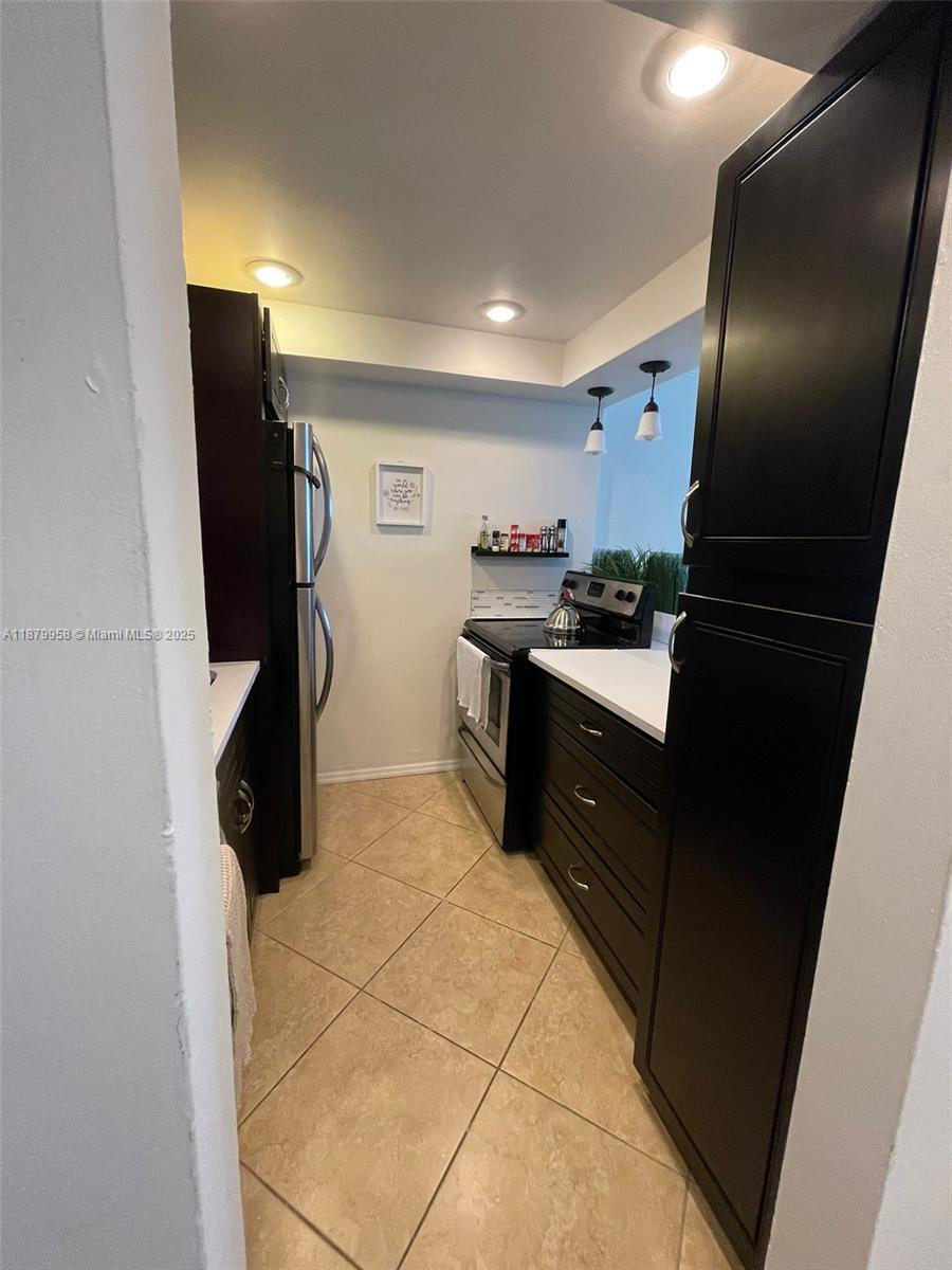 SEASONS CONDO - Residential Lease