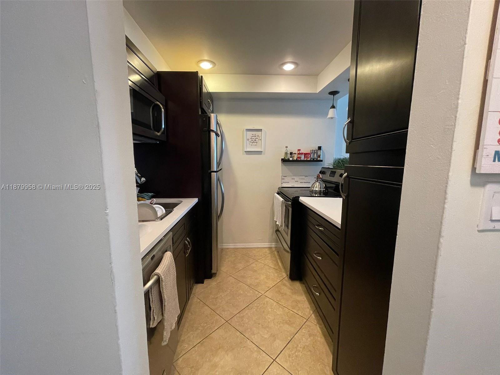 SEASONS CONDO - Residential Lease
