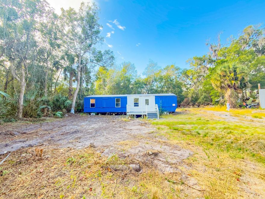 Great Opportunity in Pomona Park, FL!
Live in it for less, or flip it for more! Needs electrical and water only
Located at 309 Holly Ave, Pomona Park, FL 32181, this property features a mobile home situated on its own private land, offering both affordability and ownership—no lot rent.
The 1989 mobile home includes 2 bedrooms and 1 bathroom with approximately 672 sq ft of living space. The home sits on a spacious 12,632 sq ft lot, providing plenty of room for outdoor living, parking, gardening, or future improvements.
This property is ideal for investors, first-time buyers, or anyone looking for a quiet Florida lifestyle with room to grow. Conveniently located near local amenities, lakes, and outdoor recreation.

Highlights:

Private land ownership (12,632 sq ft lot)

2-bedroom, 1-bath mobile home

672 sq ft of living space

Built in 1989

No HOA or lot rent

Great investment or affordable housing opportunity

Don’t miss this chance to own land with a home in a peaceful area of Pomona Park.