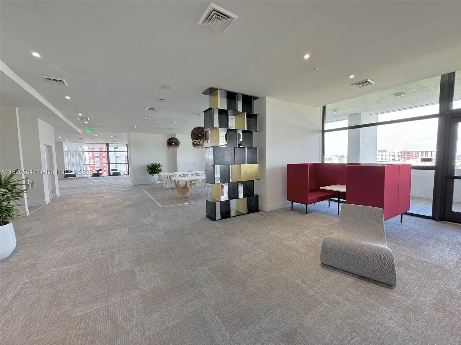 UNI TOWER - Residential Lease