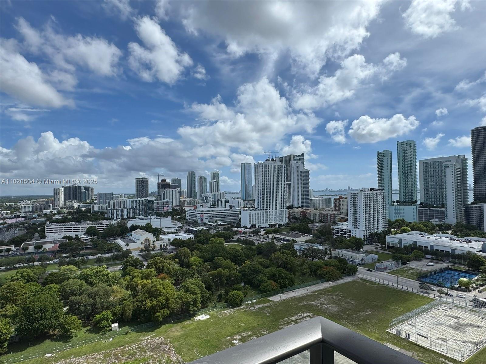 UNI TOWER - Residential Lease