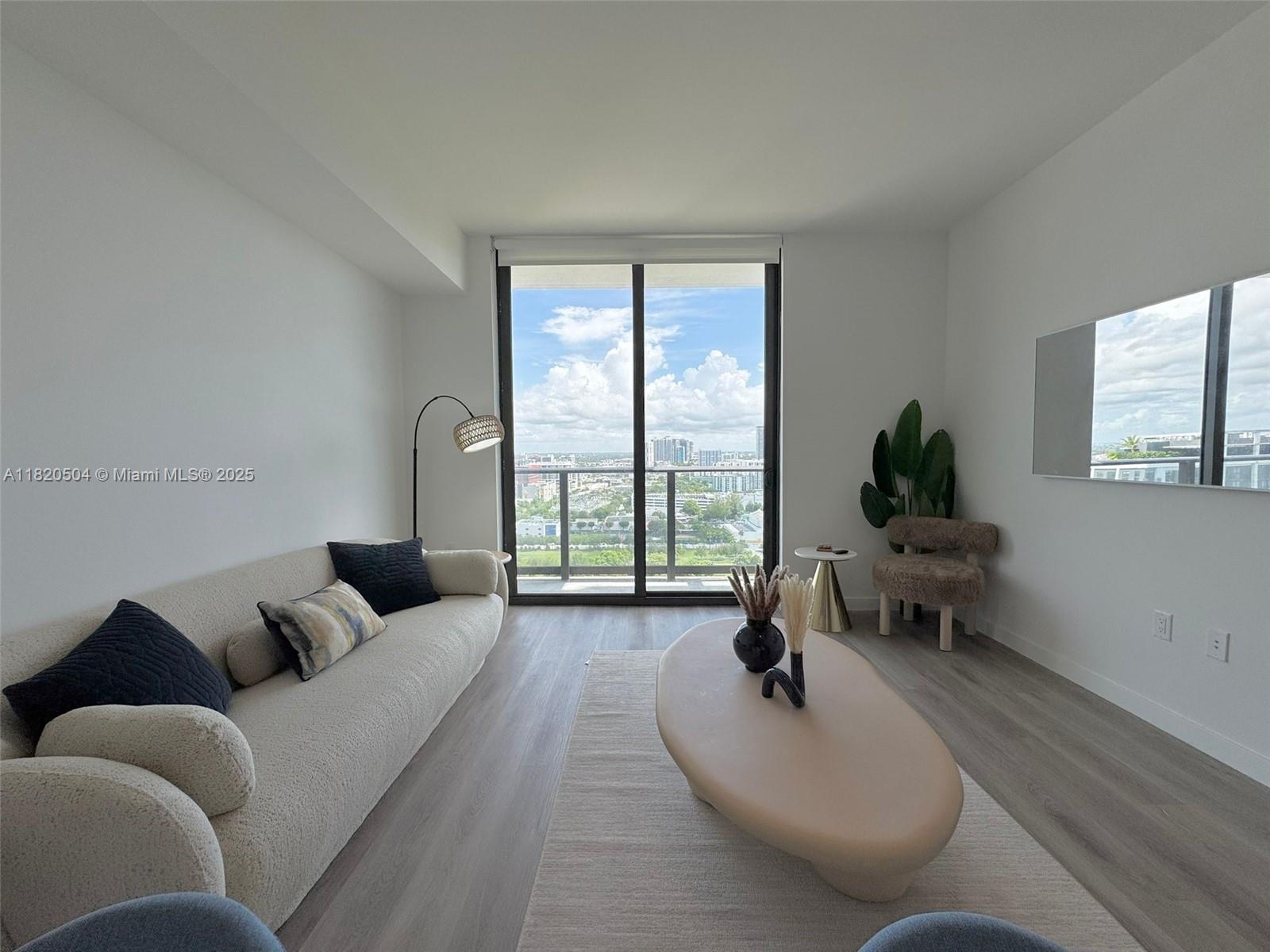 UNI TOWER - Residential Lease