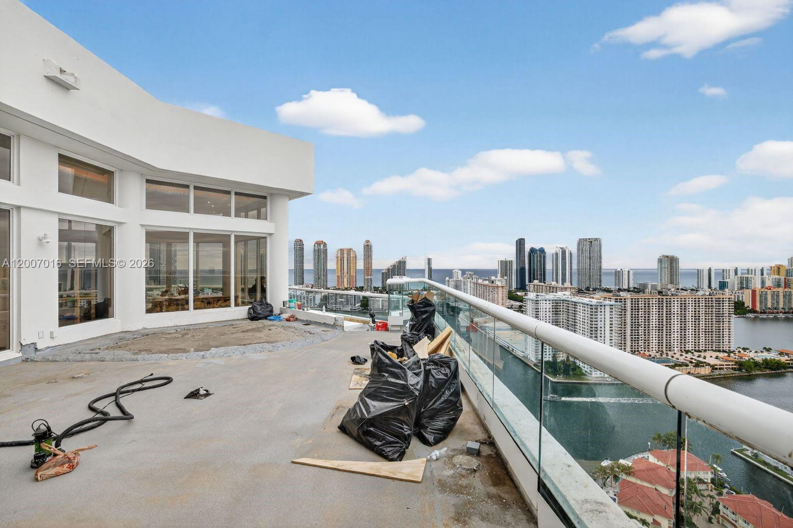 2600 ISL BLVD WILLIAMS - Residential