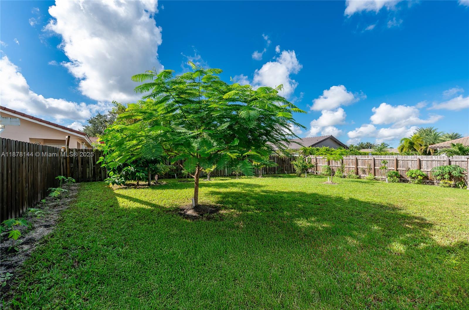 VENETIAN PARC - Residential