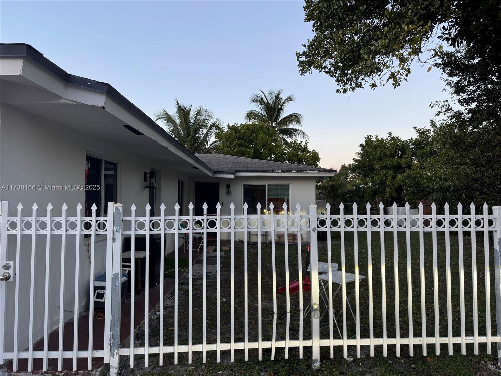 FT LAUDERDALE ESTATES - Residential Income