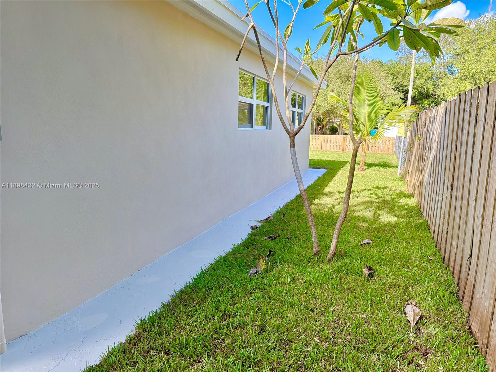 MIAMI GARDENS COMM SEC - Residential