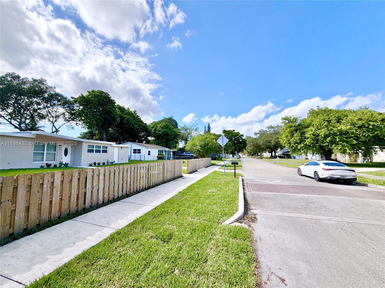 MIAMI GARDENS COMM SEC - Residential