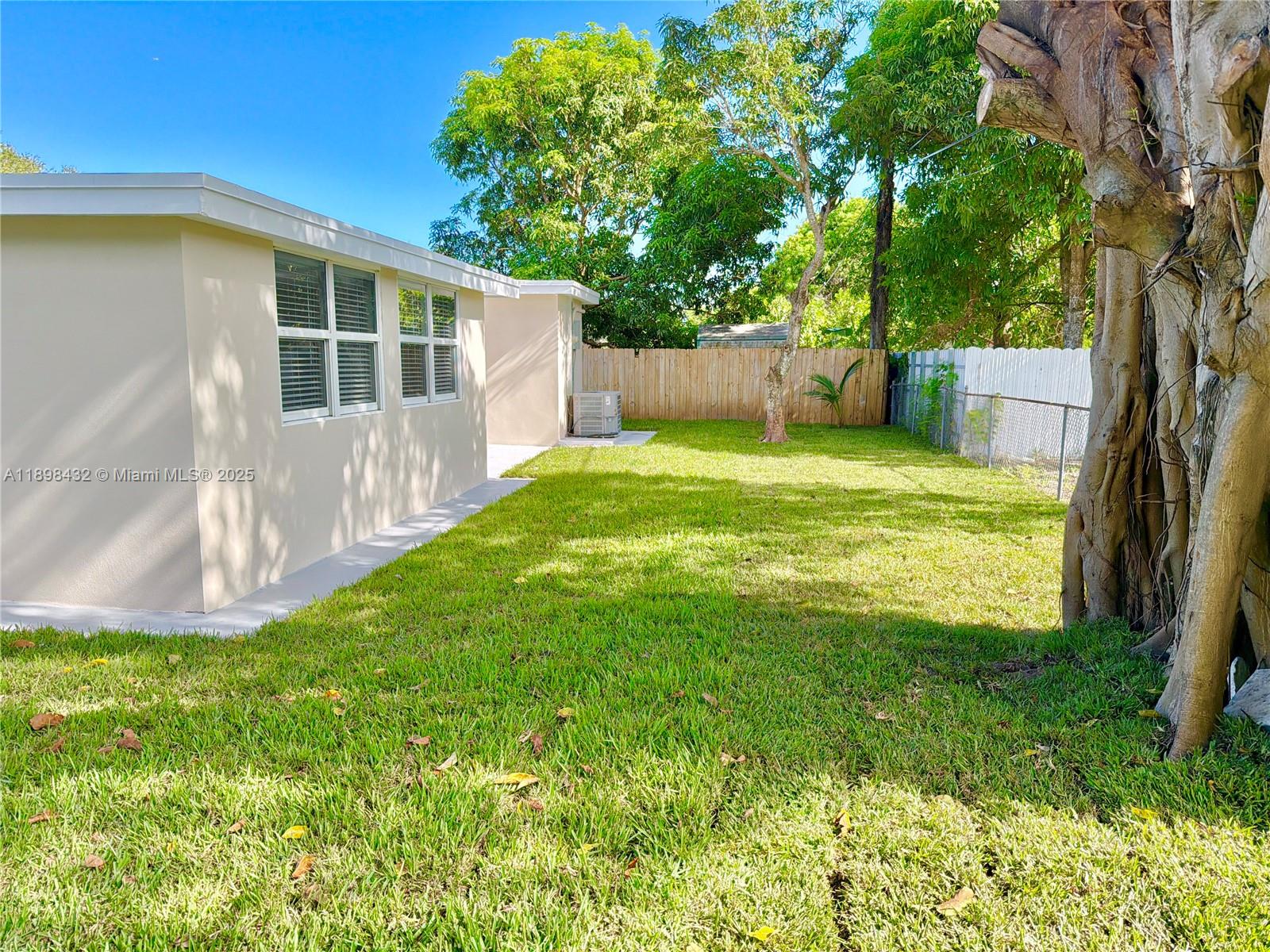 MIAMI GARDENS COMM SEC - Residential