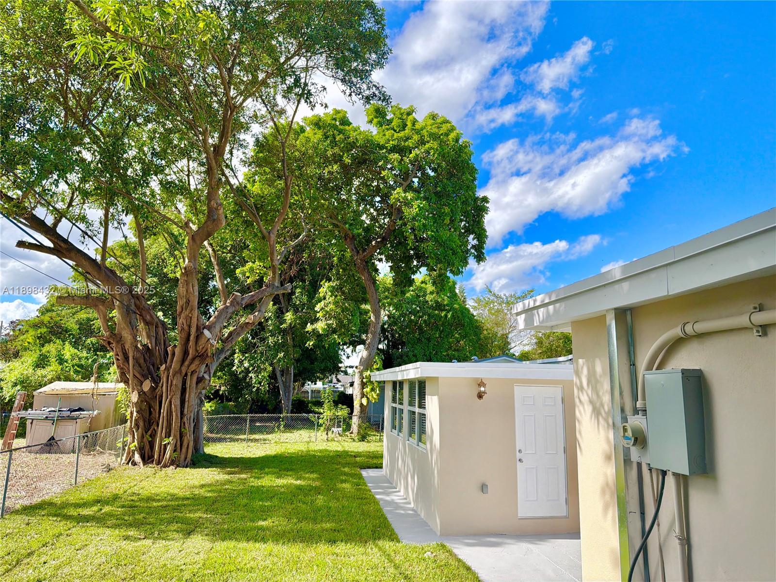 MIAMI GARDENS COMM SEC - Residential