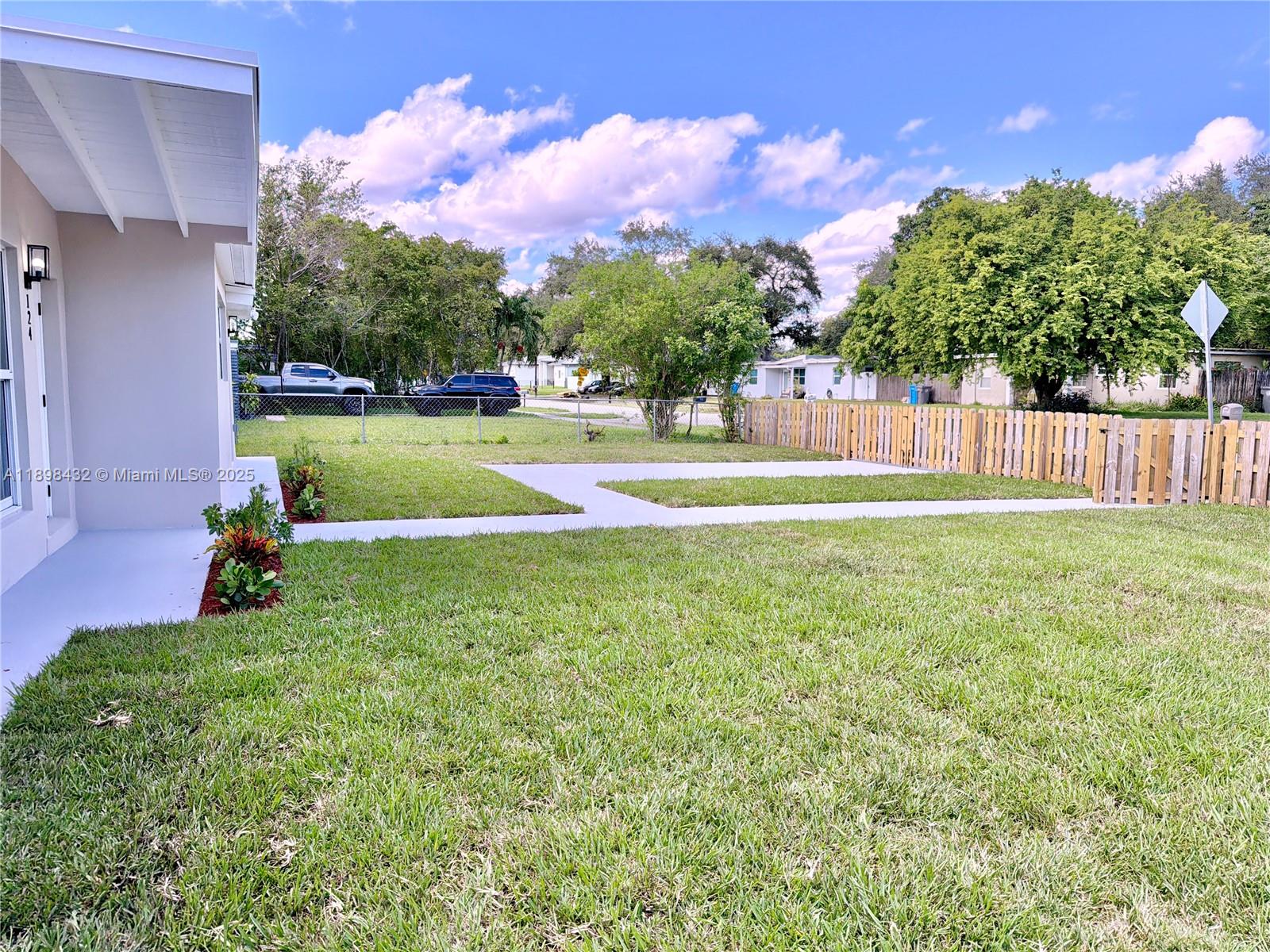 MIAMI GARDENS COMM SEC - Residential