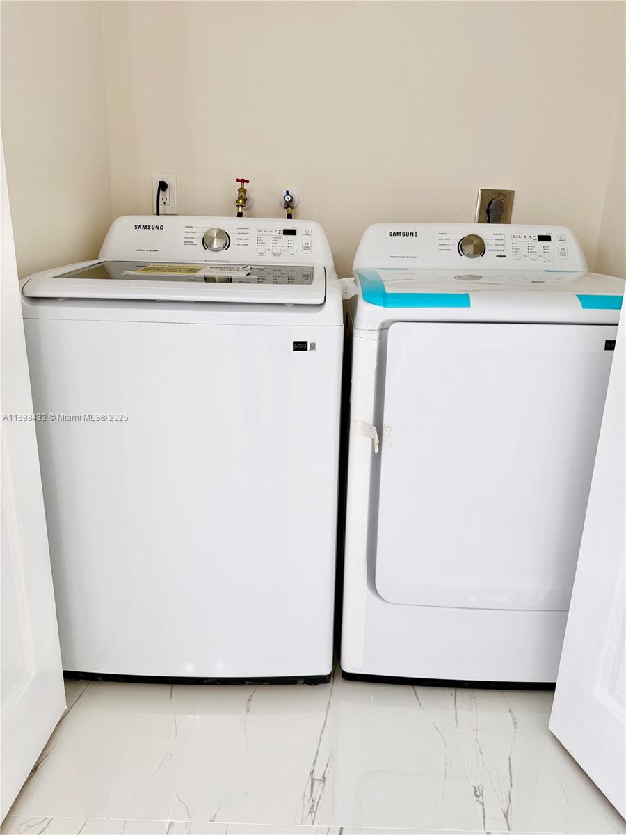 MIAMI GARDENS COMM SEC - Residential