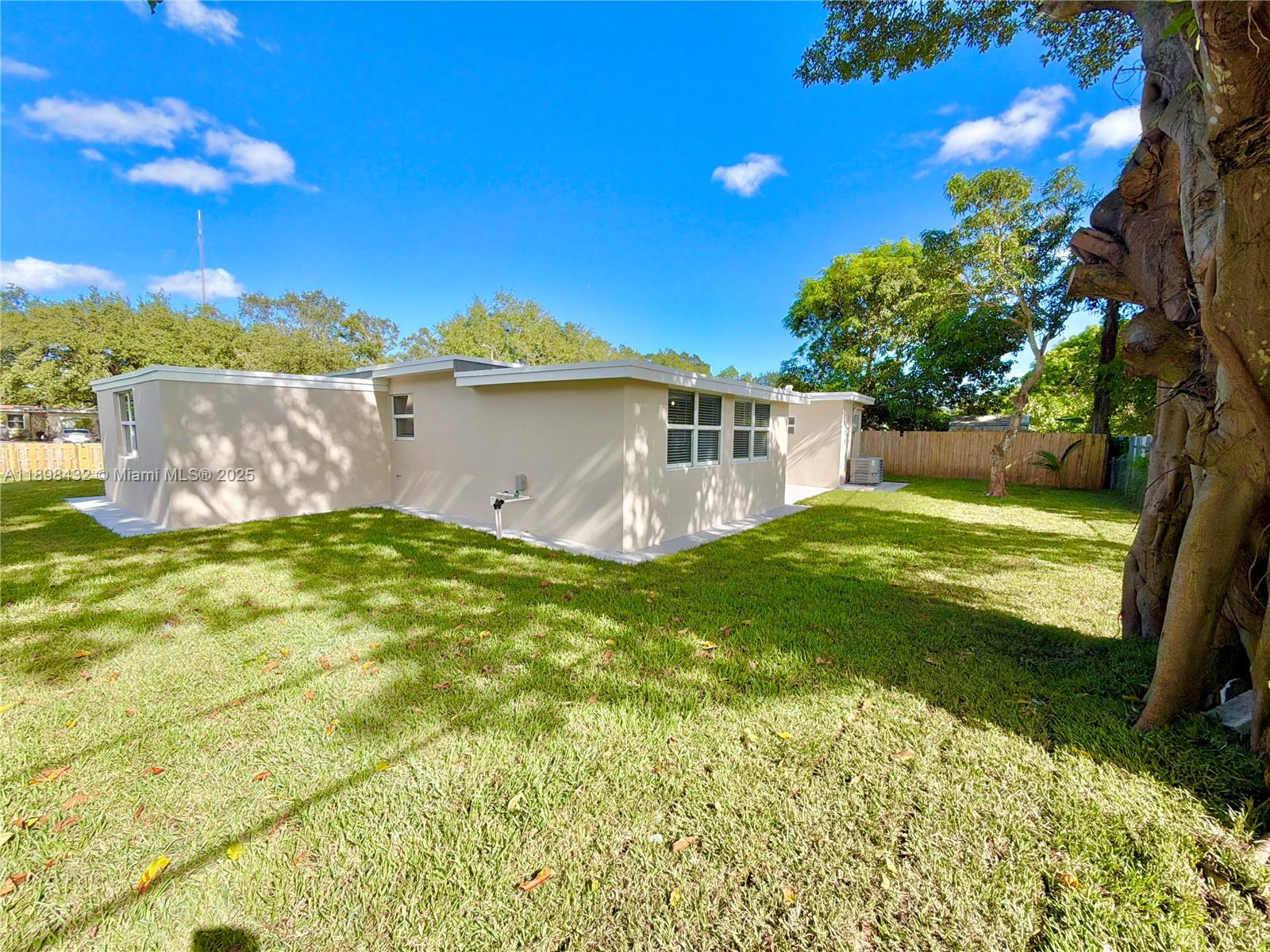 MIAMI GARDENS COMM SEC - Residential