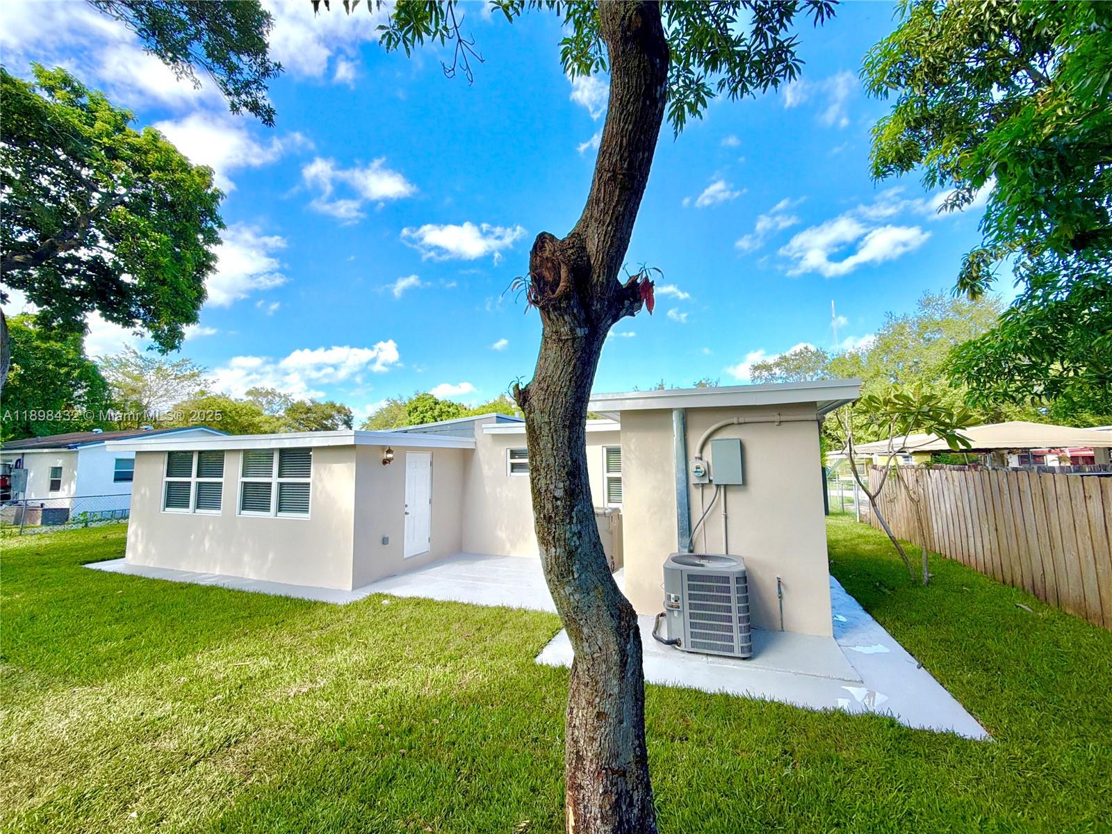 MIAMI GARDENS COMM SEC - Residential