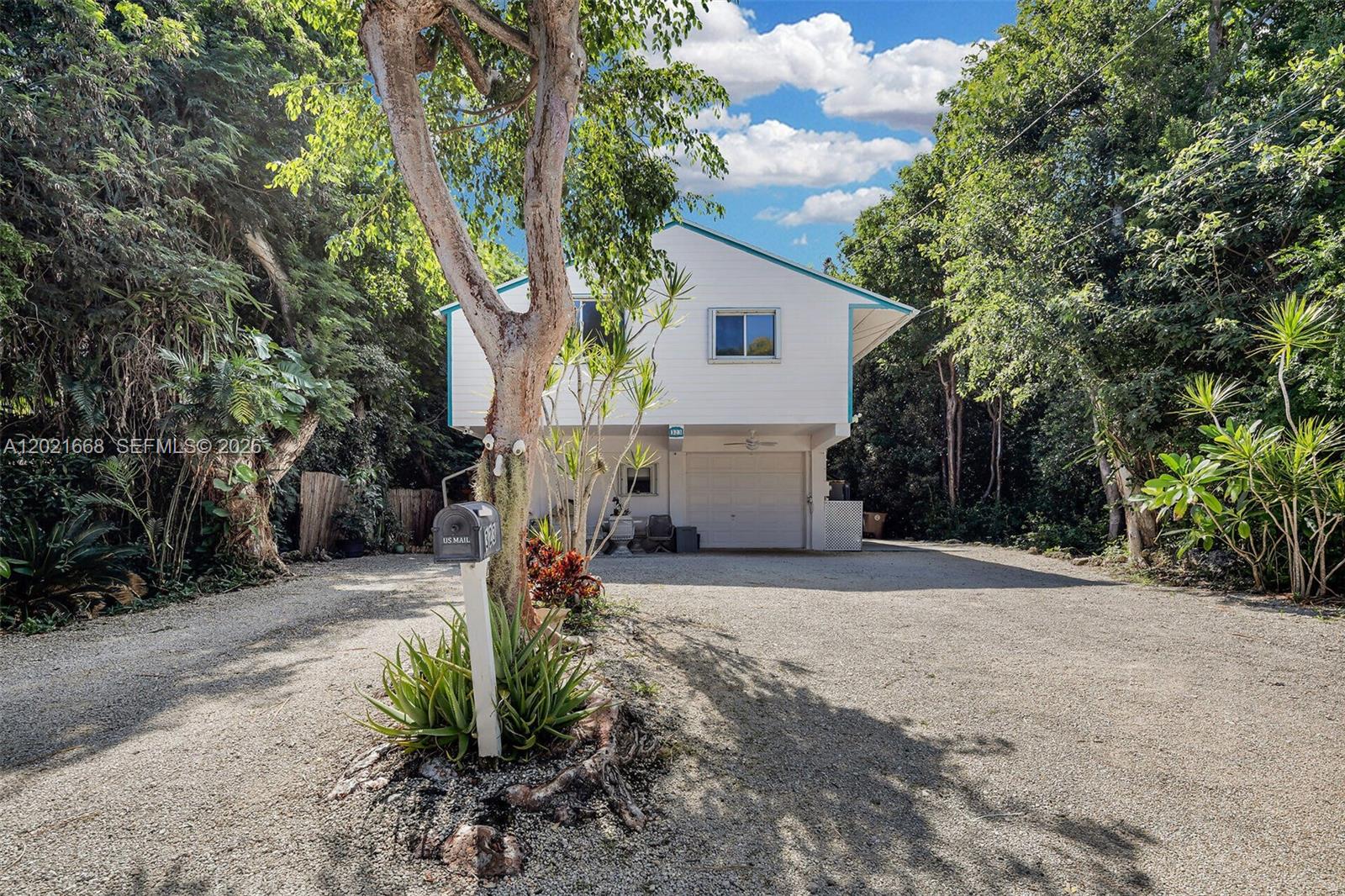 323 Bay View Ave