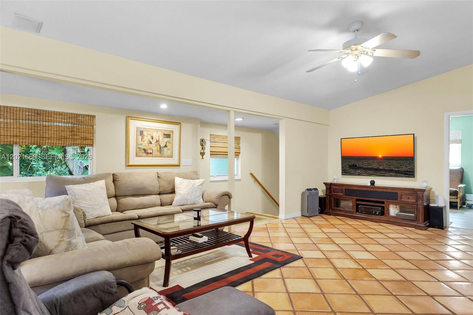 323 Bay View Ave