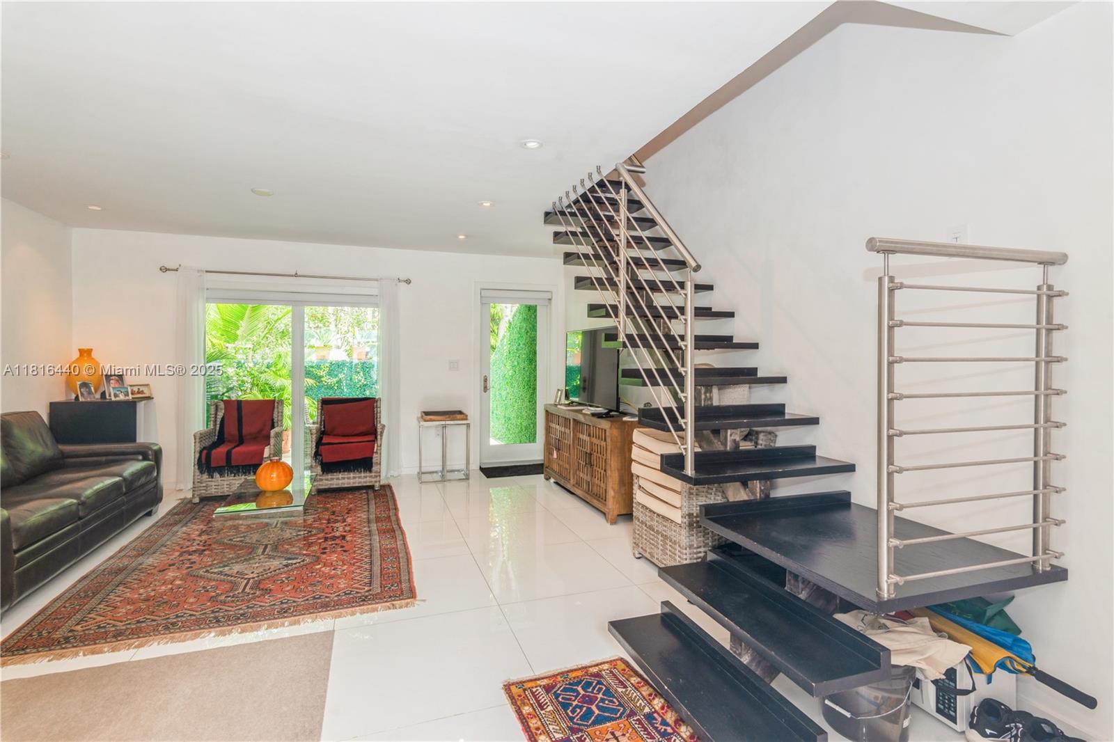 Property for Sale at 798 Crandon Blvd 55-B, Key Biscayne, Miami-Dade County, Florida - Bedrooms: 1 
Bathrooms: 2  - $775,000