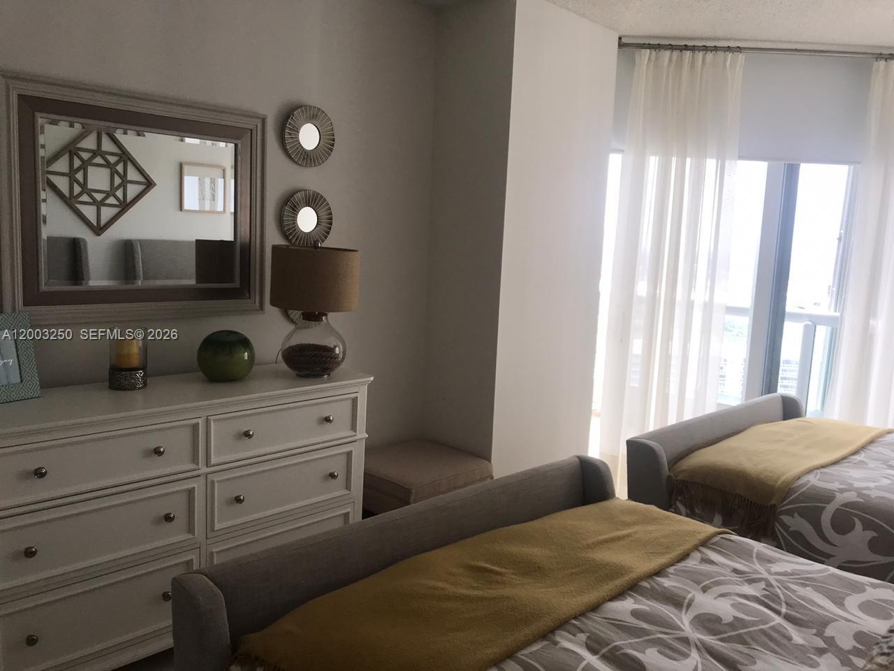 SOUTH TOWER AT THE POINT - Residential