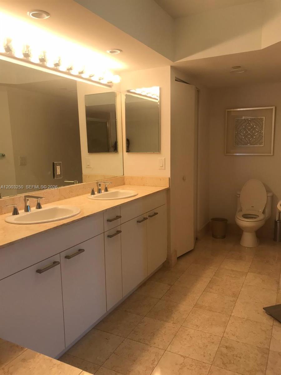 SOUTH TOWER AT THE POINT - Residential