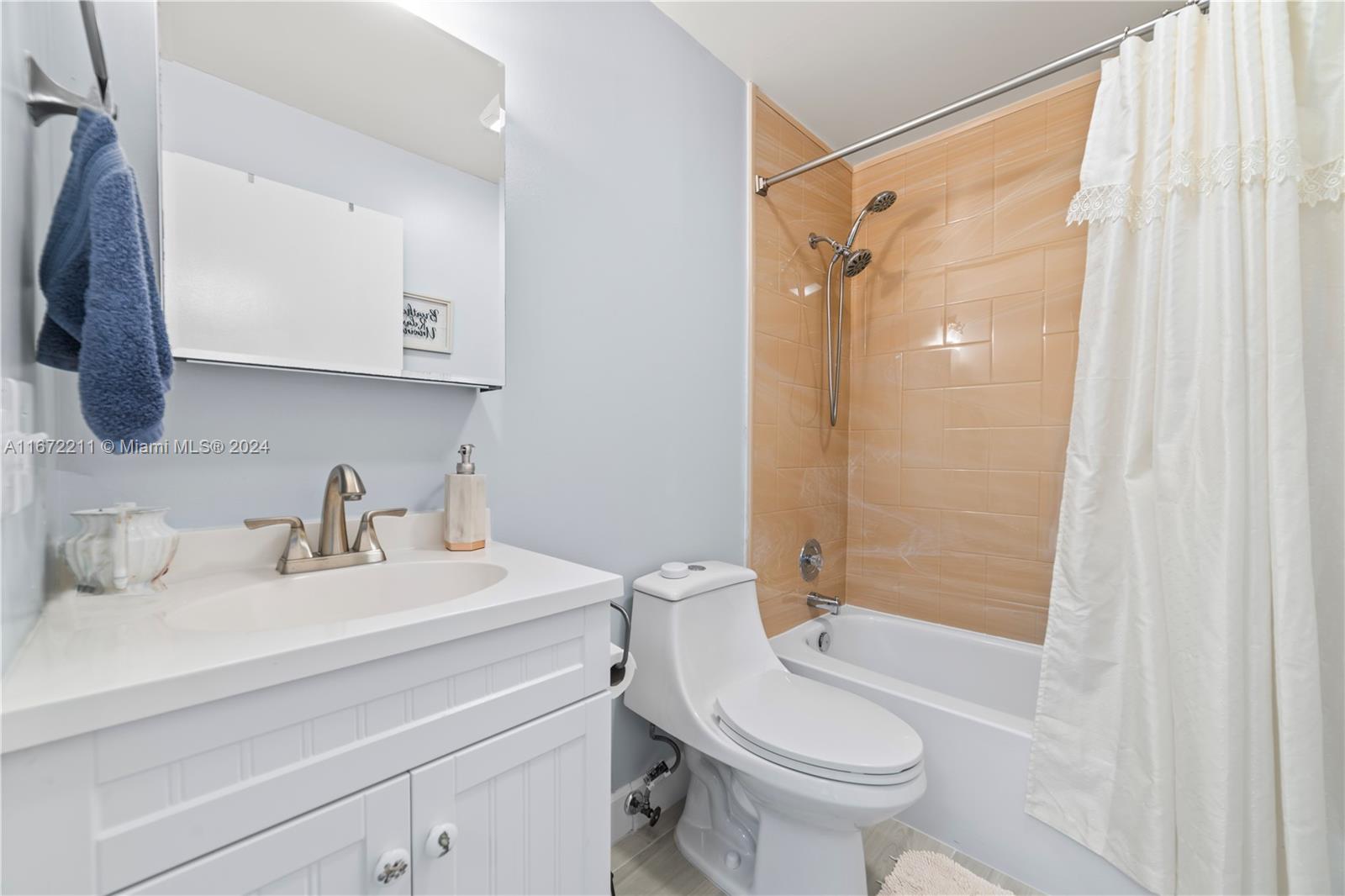 WHISPER WALK SEC C CONDO - Residential