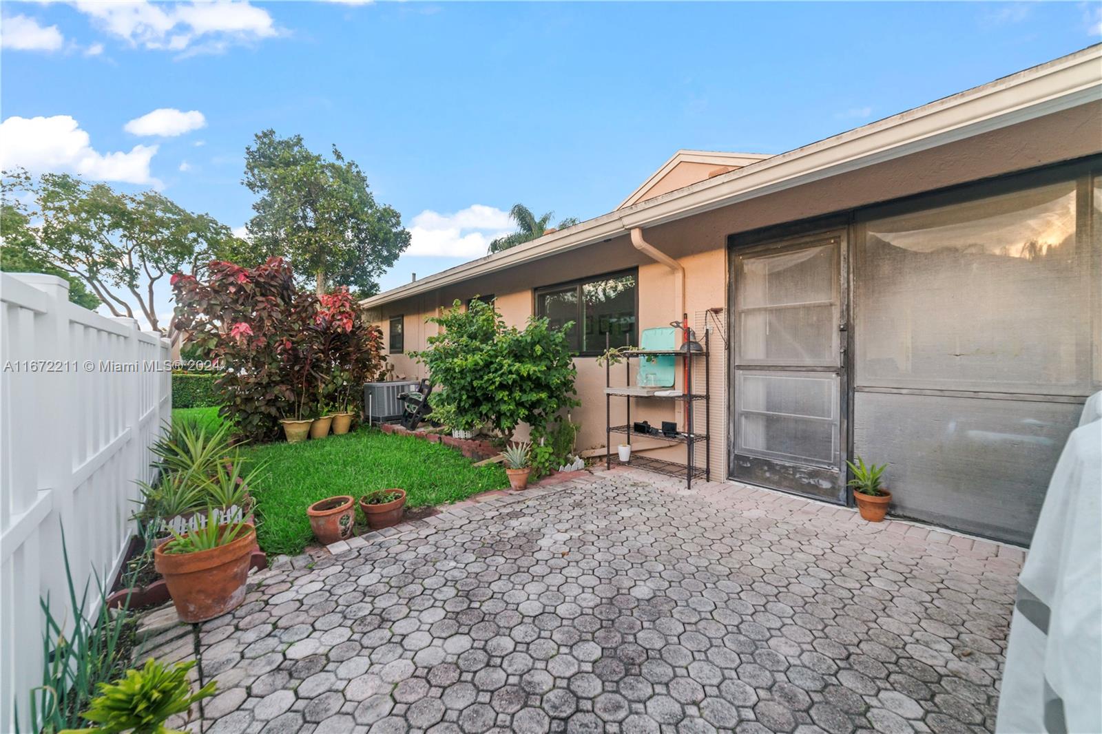 WHISPER WALK SEC C CONDO - Residential