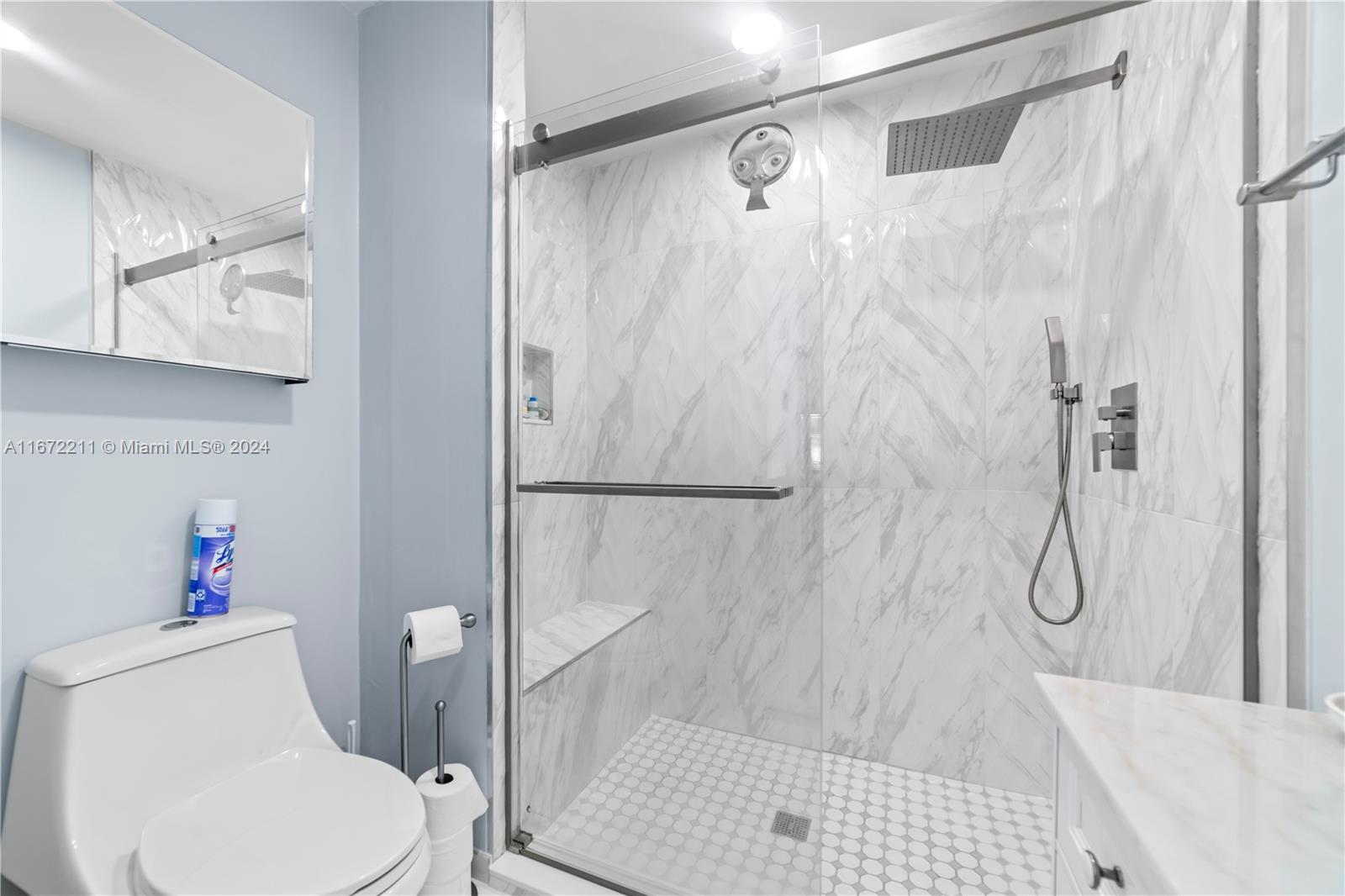 WHISPER WALK SEC C CONDO - Residential