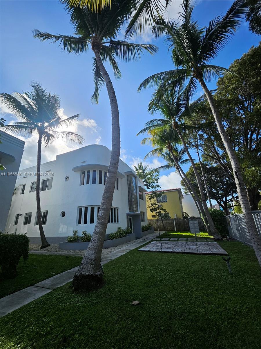 551/557 MICHIGAN CONDO - Residential