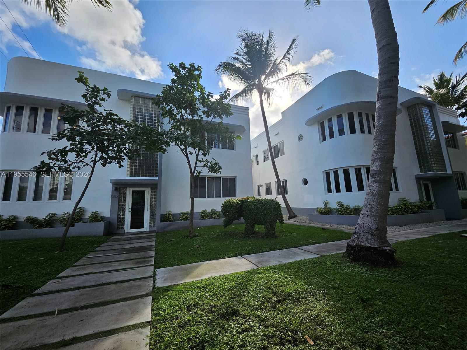 551/557 MICHIGAN CONDO - Residential