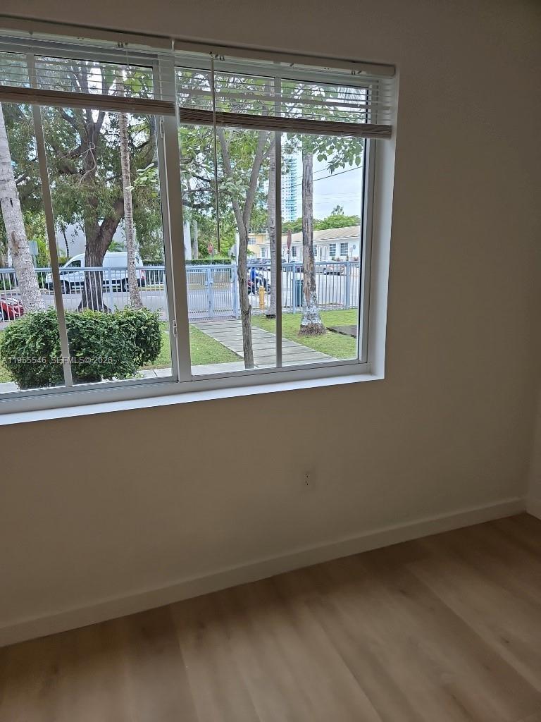 551/557 MICHIGAN CONDO - Residential