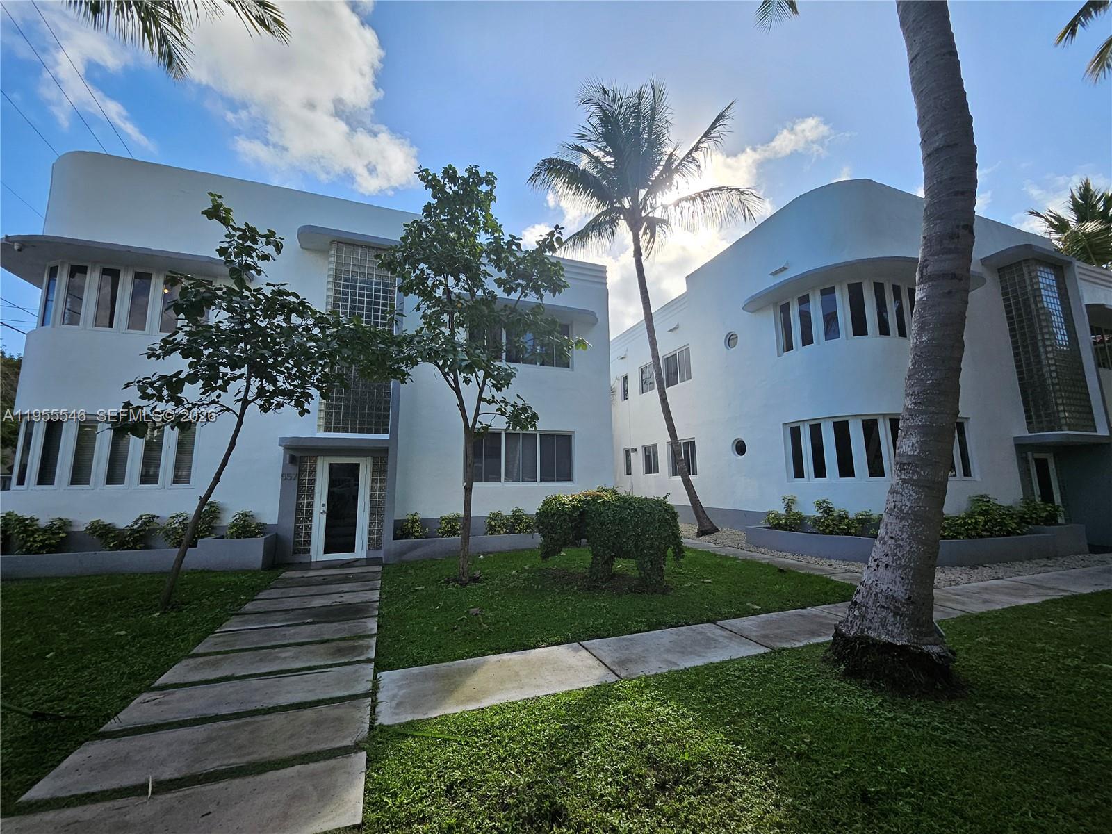 551/557 MICHIGAN CONDO - Residential