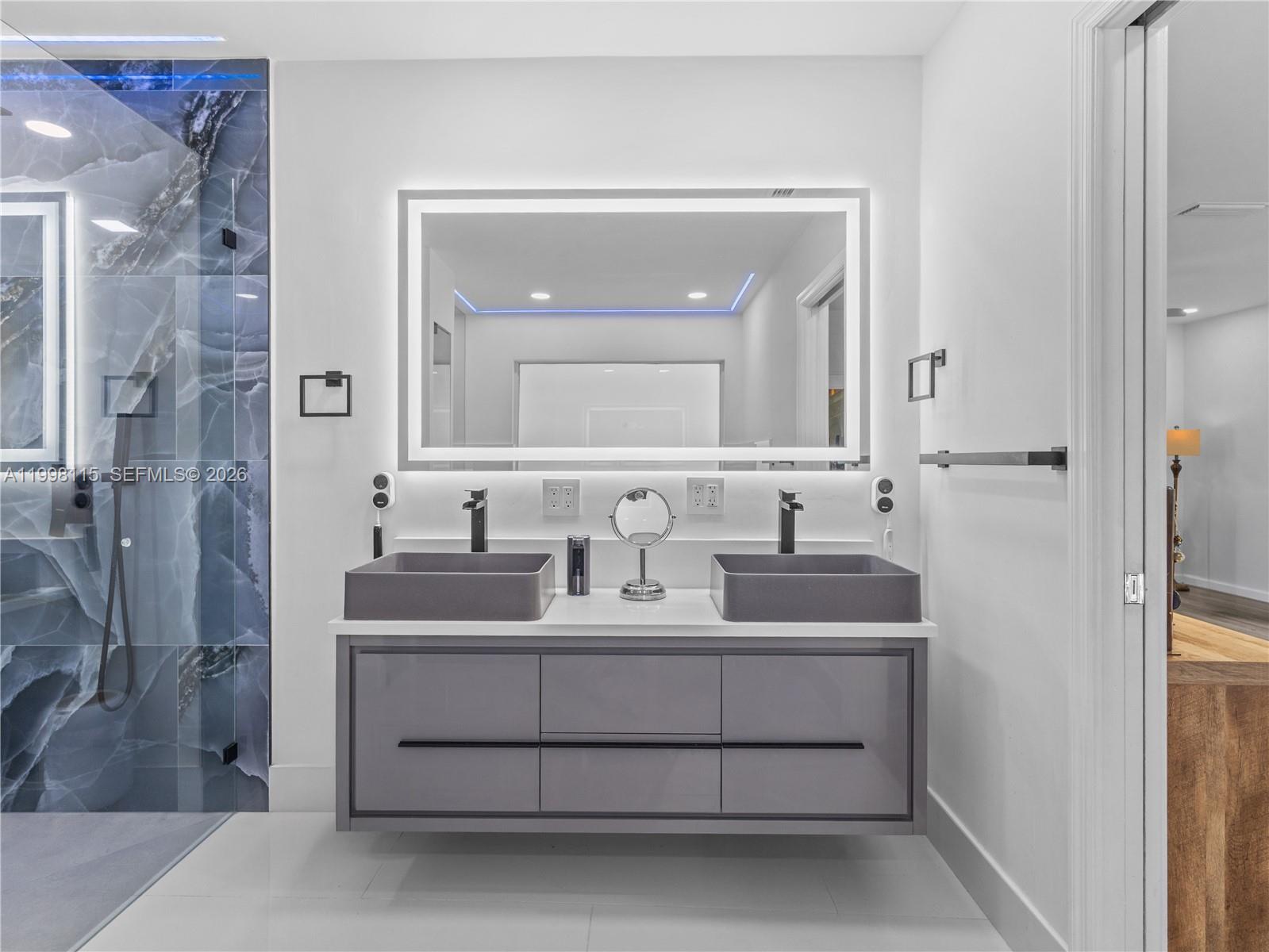 THE OAKS - Residential