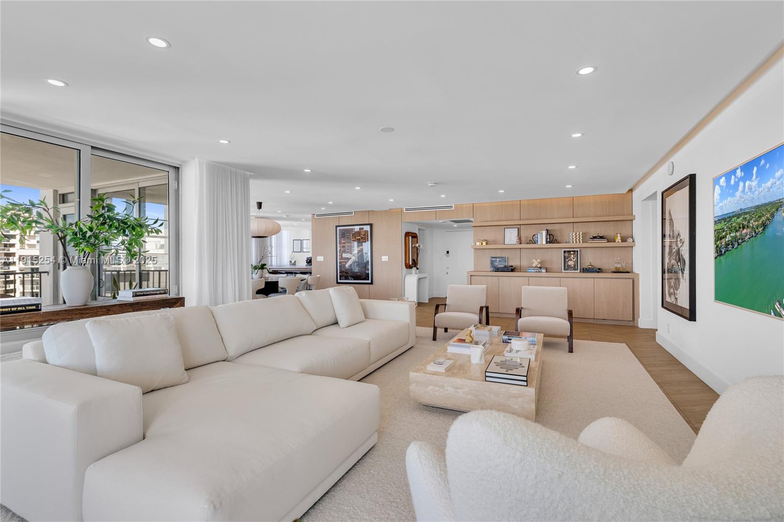 5660 Collins Ave 18D