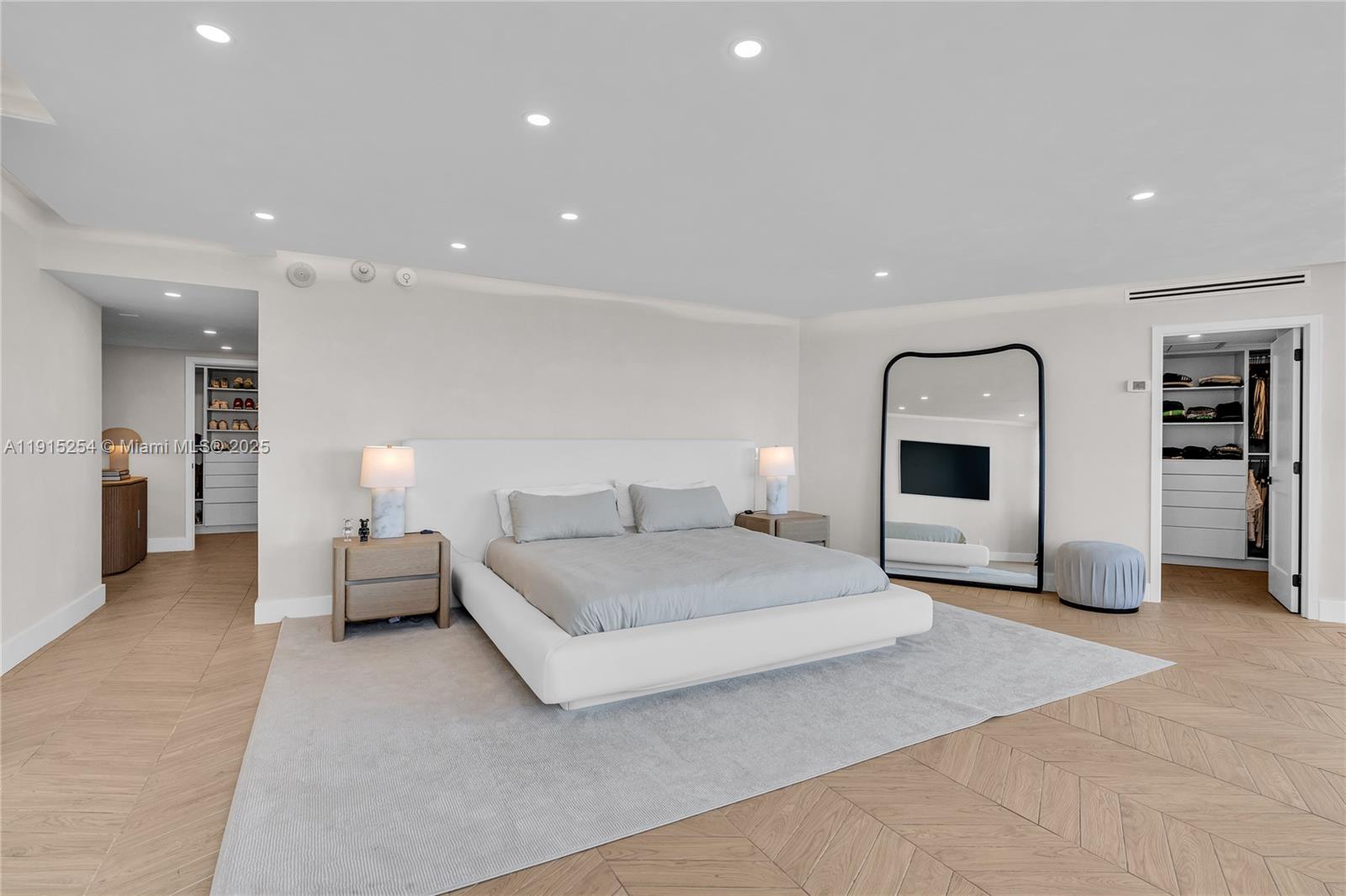 FIFTY SIX-SIXTY COLLINS A - Residential