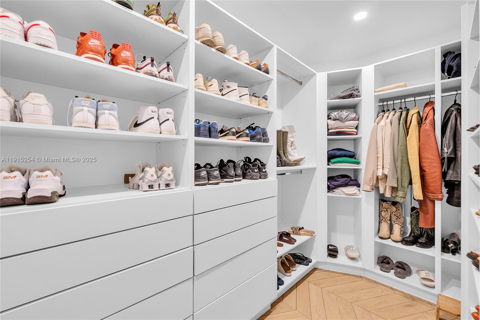 FIFTY SIX-SIXTY COLLINS A - Residential