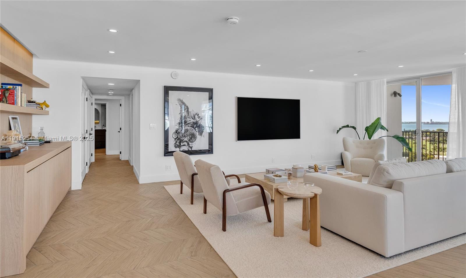 5660 Collins Ave 18D