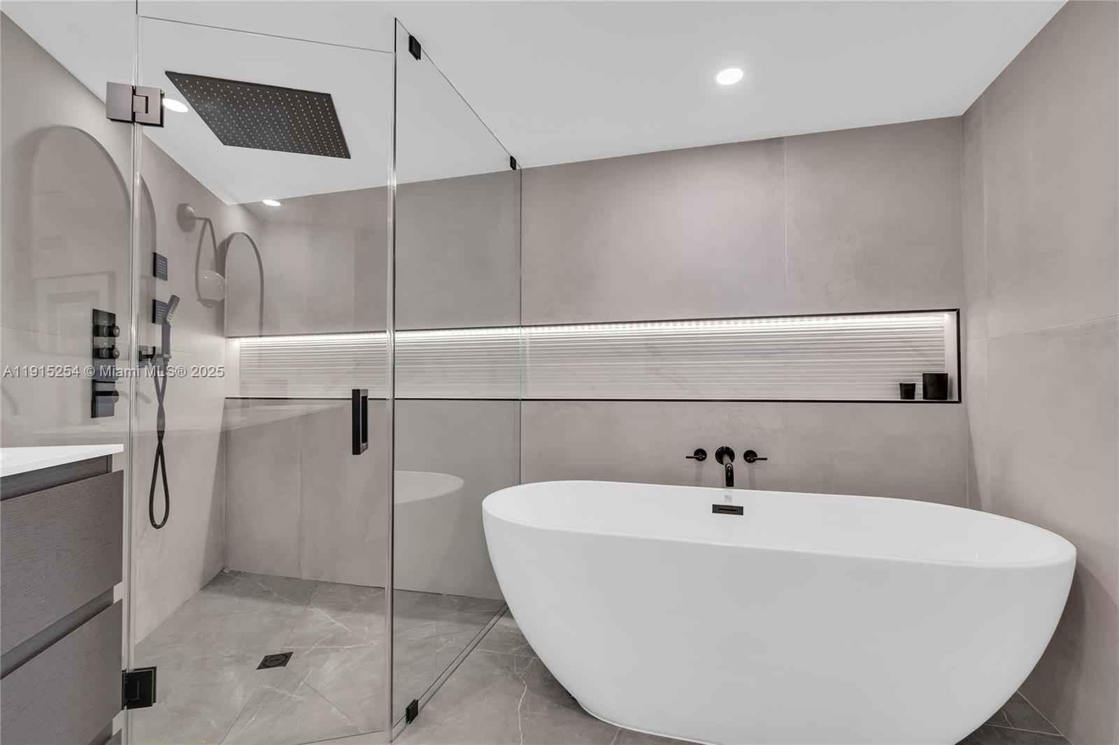 FIFTY SIX-SIXTY COLLINS A - Residential