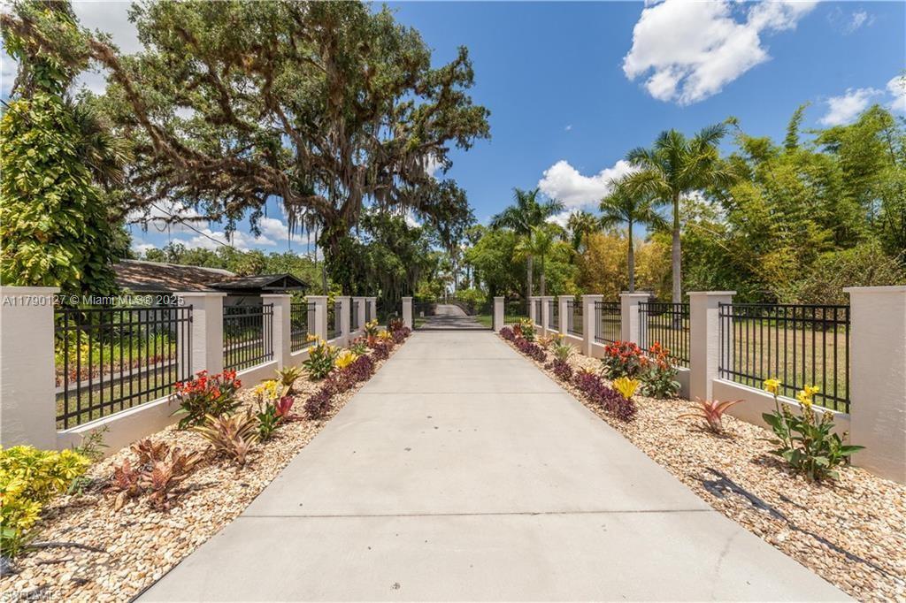 2920 Fort Denaud Rd