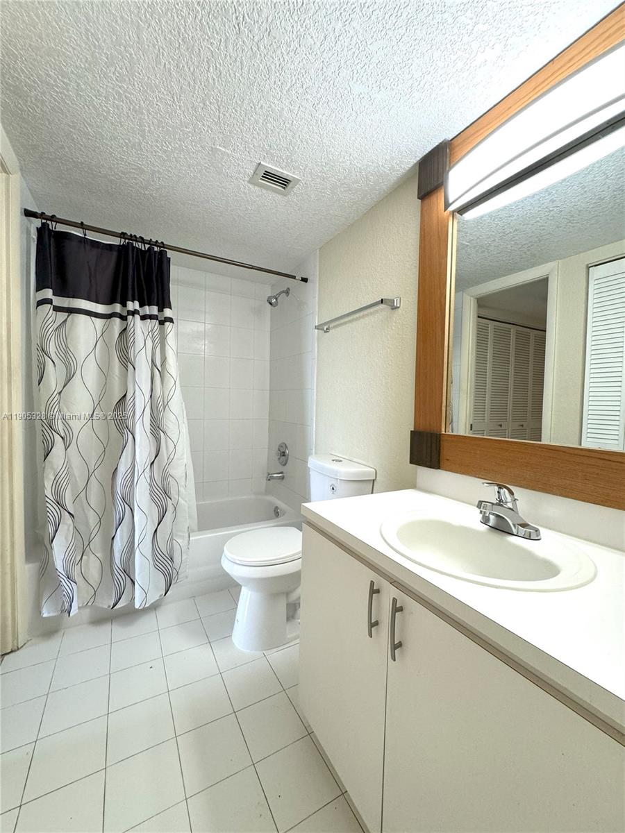 THE FOUNTAINS AT FONTAINE - Residential Lease