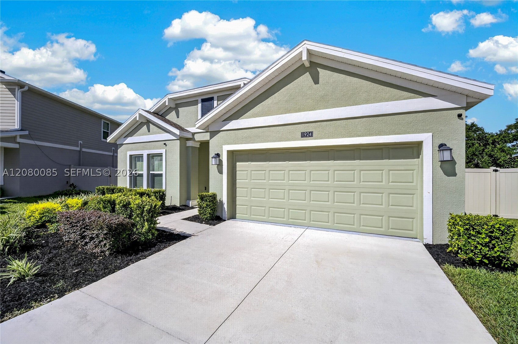 1924 TURTLE DOVE LN