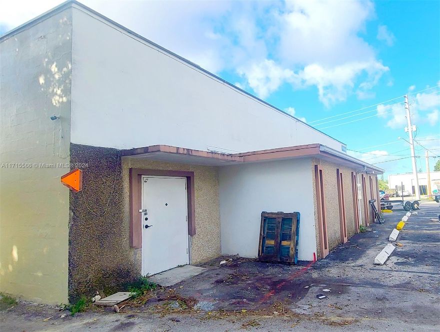 FOR SALE IN POMPANO BEACH – 1800 SW 7th Ave: This 1,215 +/- SQFT office warehouse is located in Cypress Creek Industrial Center and leased through October 2029. Association fees are approximately $320 per month. Cap rate is about 5 percent. The property layout incudes high ceilings in the front and the back of the unit, a lobby area, 2 offices, and 2 restrooms. The office is all tile floors and fully under A/C. Income-producing property. Contact for more information.
