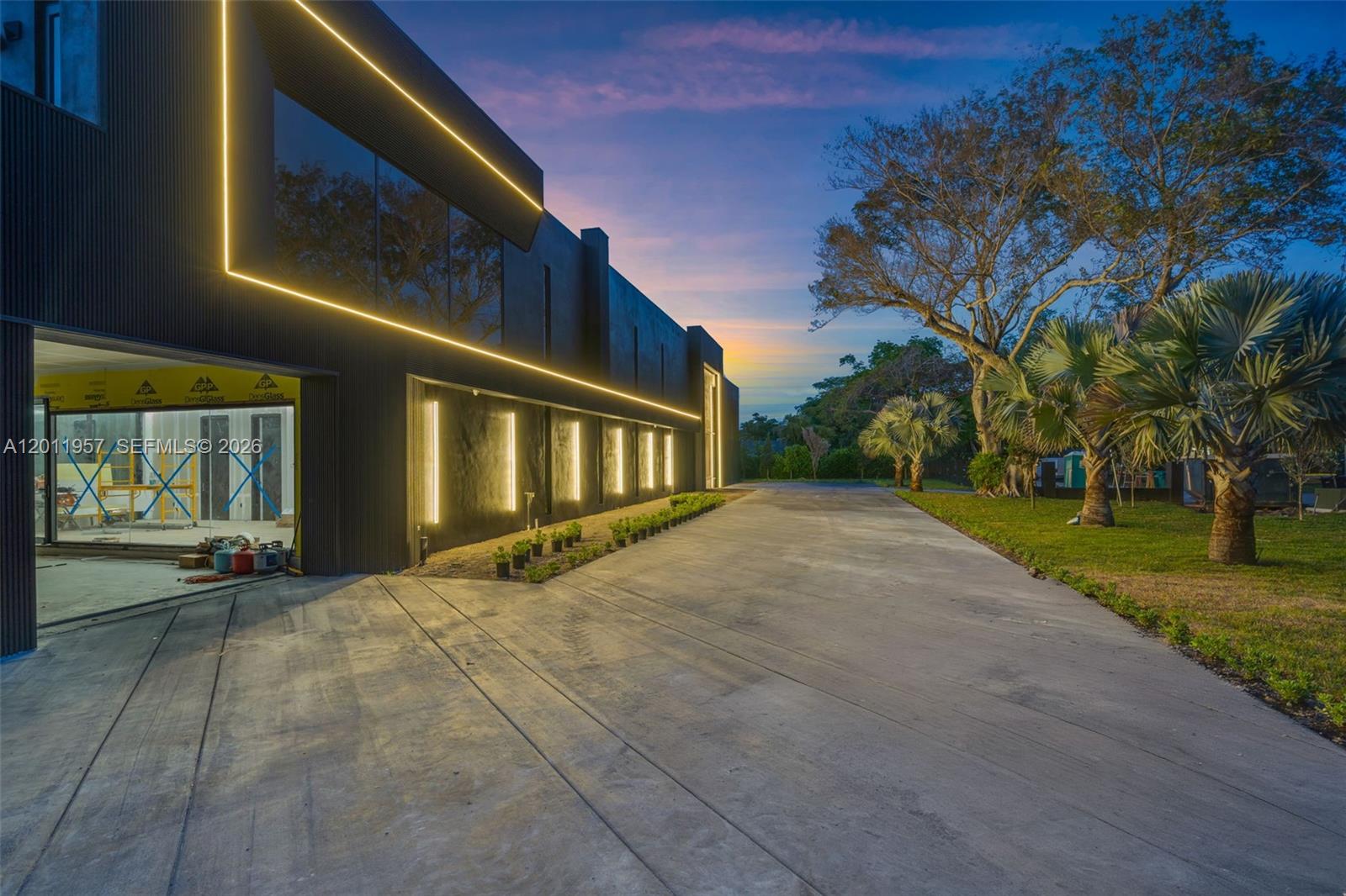 PINECREST - Residential