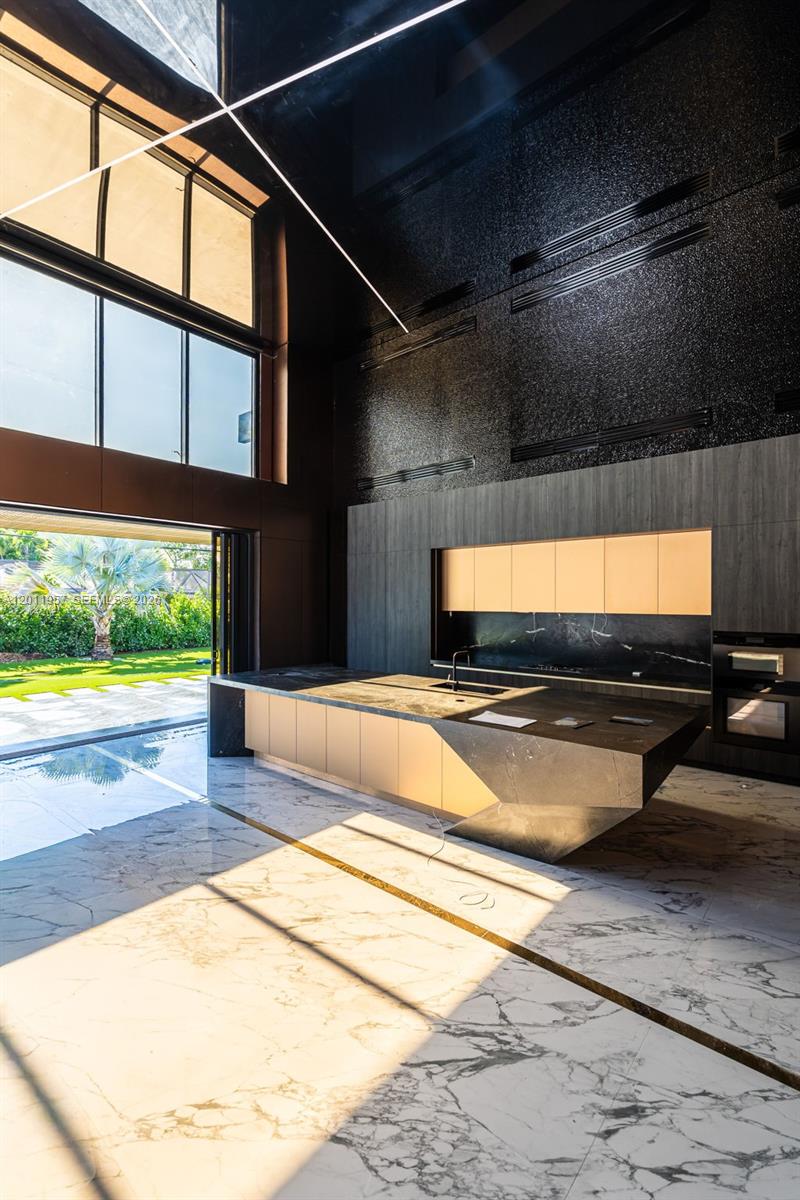 PINECREST - Residential