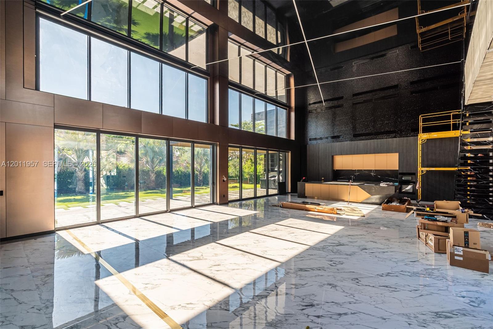 PINECREST - Residential