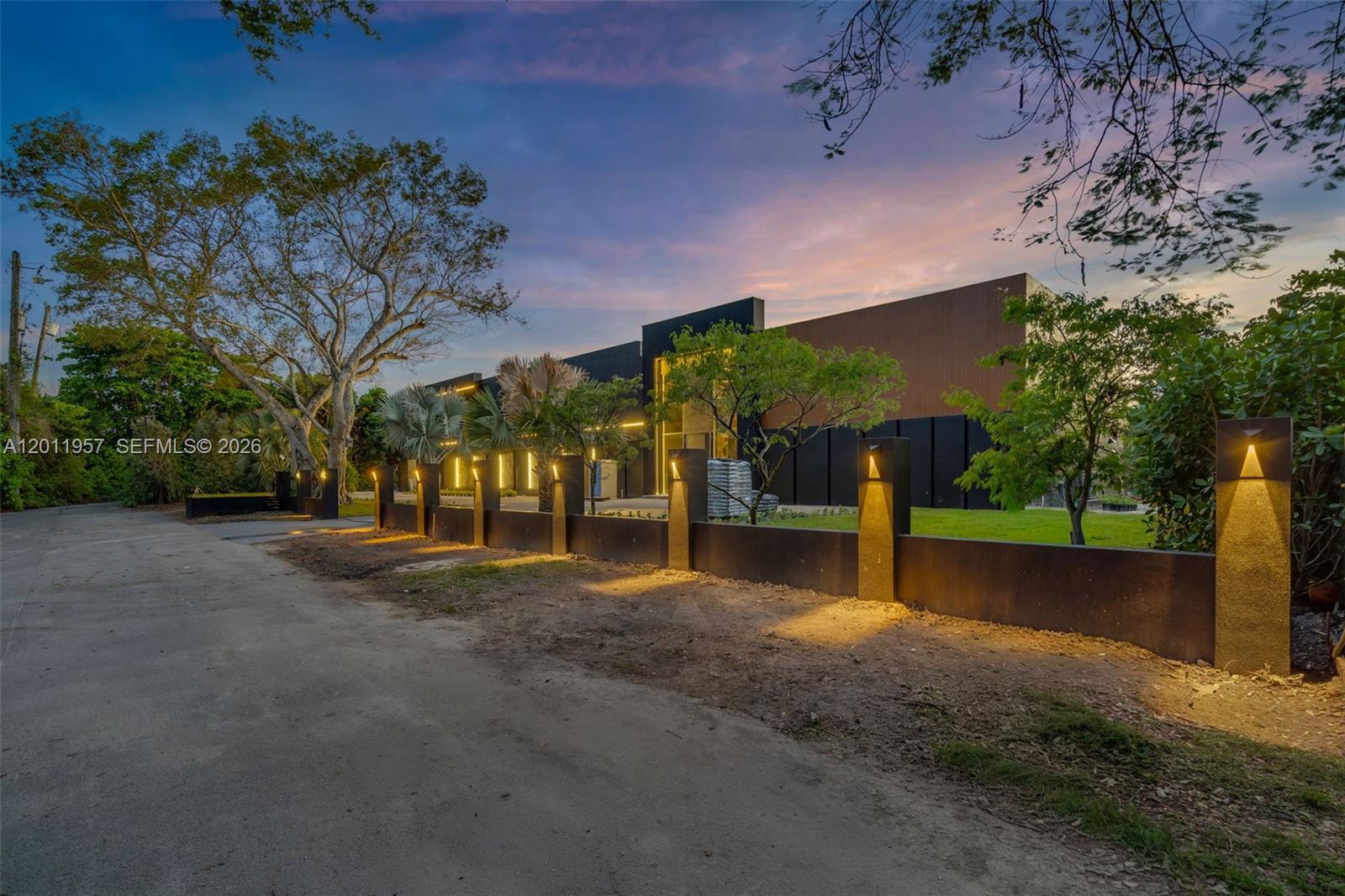 PINECREST - Residential