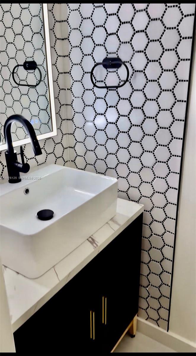 VISTA GARDENS I CONDO - Residential Lease