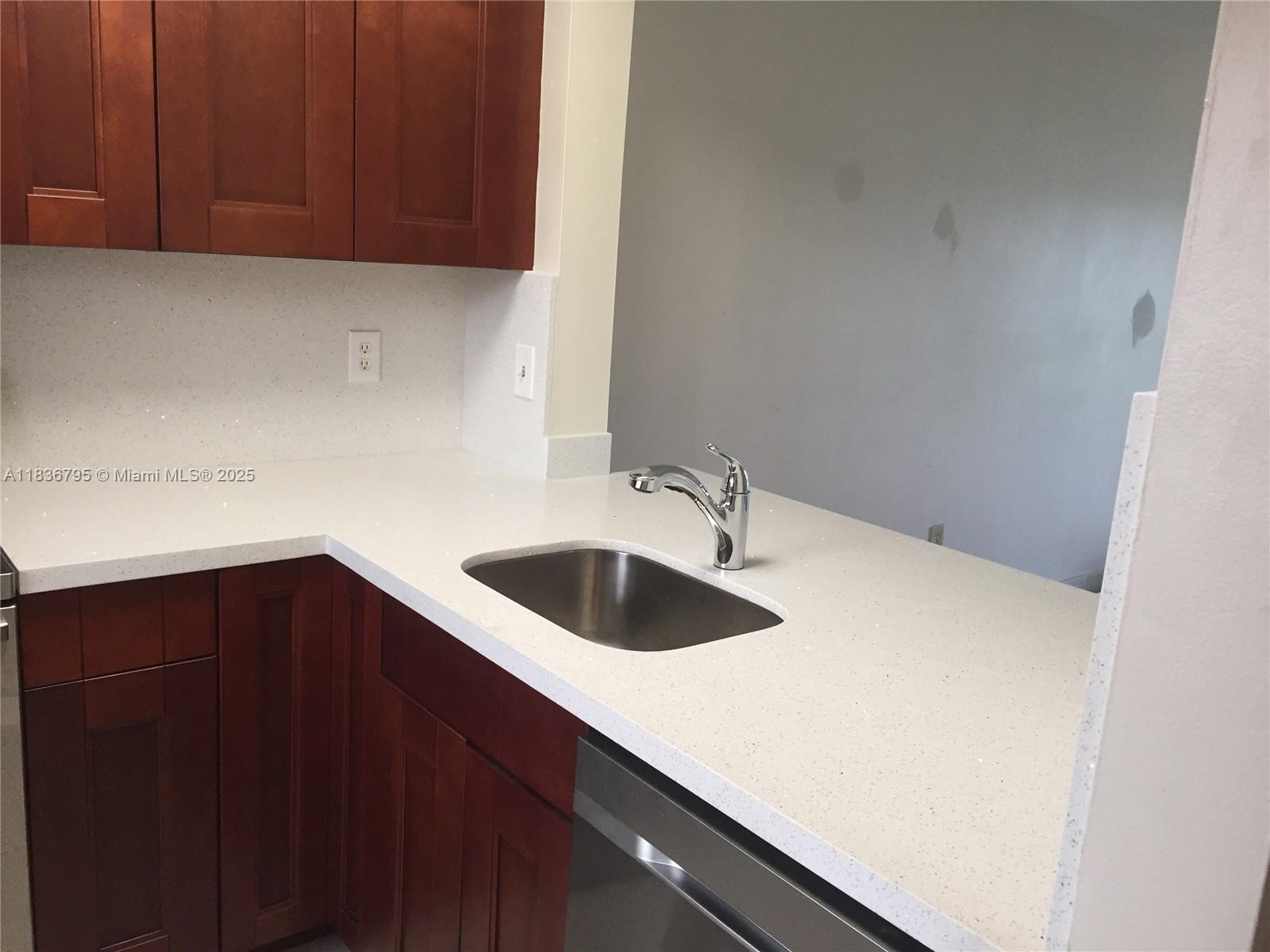14935 SW 104th St 5-102